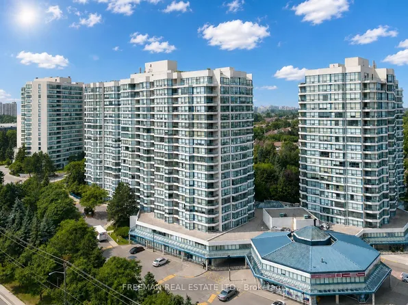 7300 Yonge St #1111, Vaughan, ON L4J 7Y5
