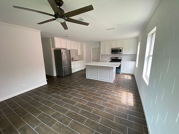 3rd image of 2743 Granada Dr