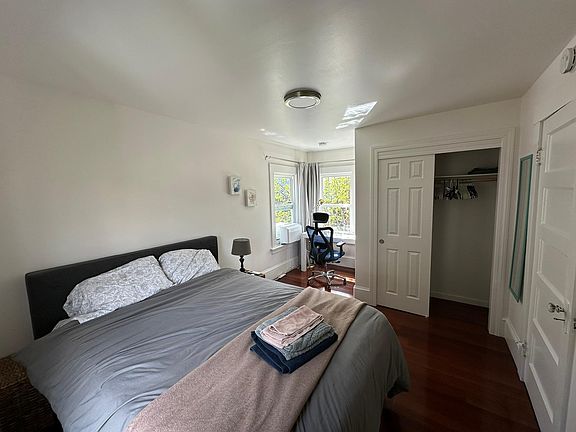 3rd image of 472 Wesley Ave