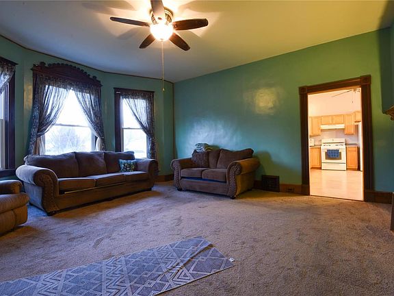 3rd image of 1102 W 6th St