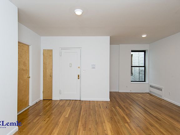 4th image of 1371 1st Ave APT 5r