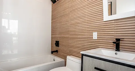 Rented by Loom Capital Group Inc.