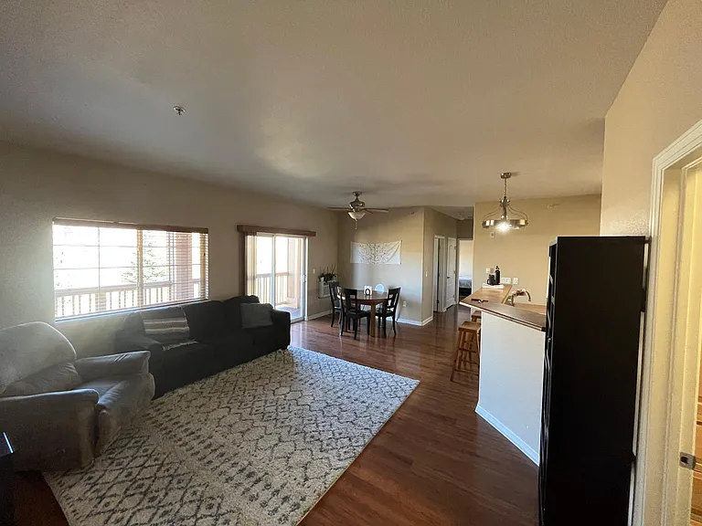 539 River View Dr #1304 — Photo 1