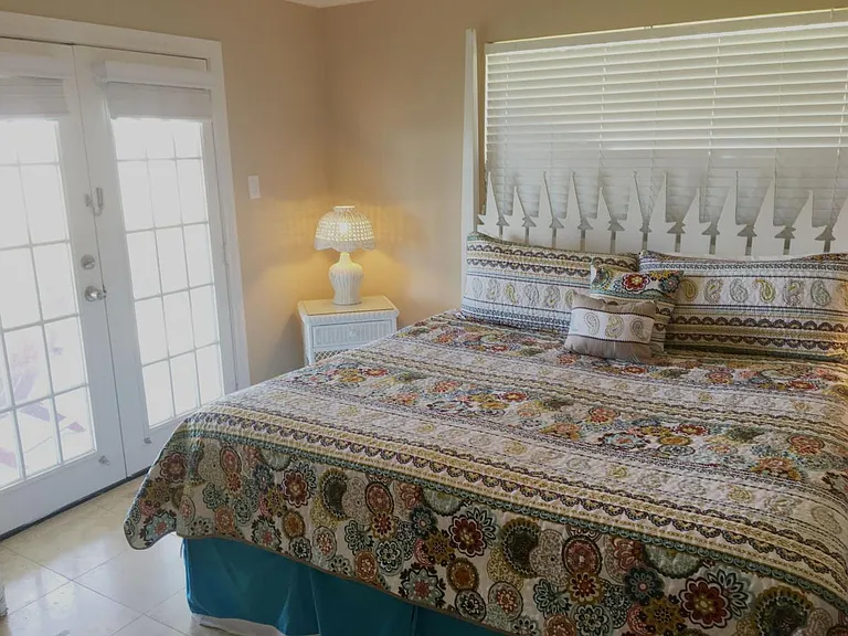1447 Bayshore Dr — Photo 19