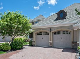 75 Windsor Ln, Ramsey, NJ 07446