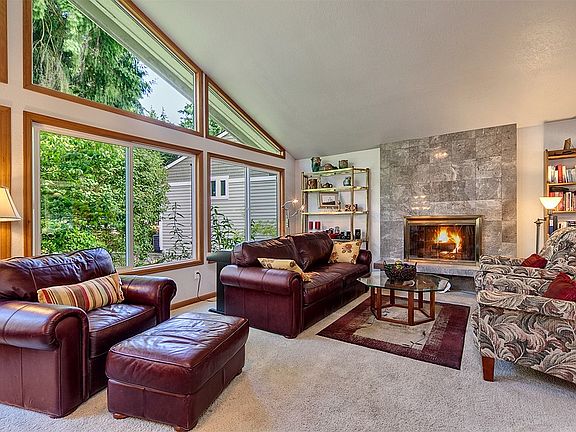 3rd image of 429 210th Ave NE