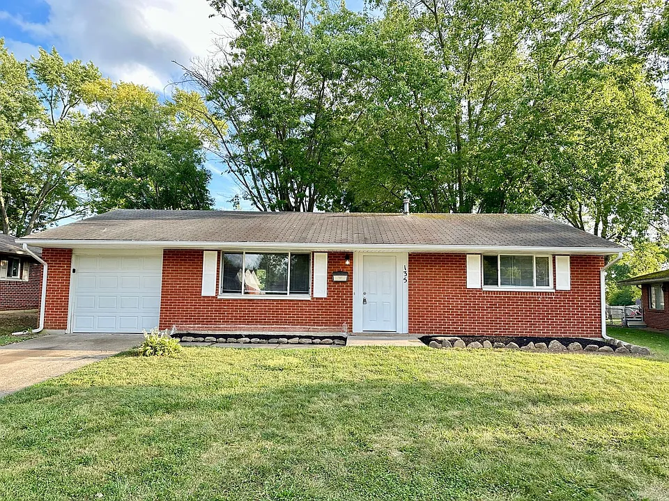 135 W Market St