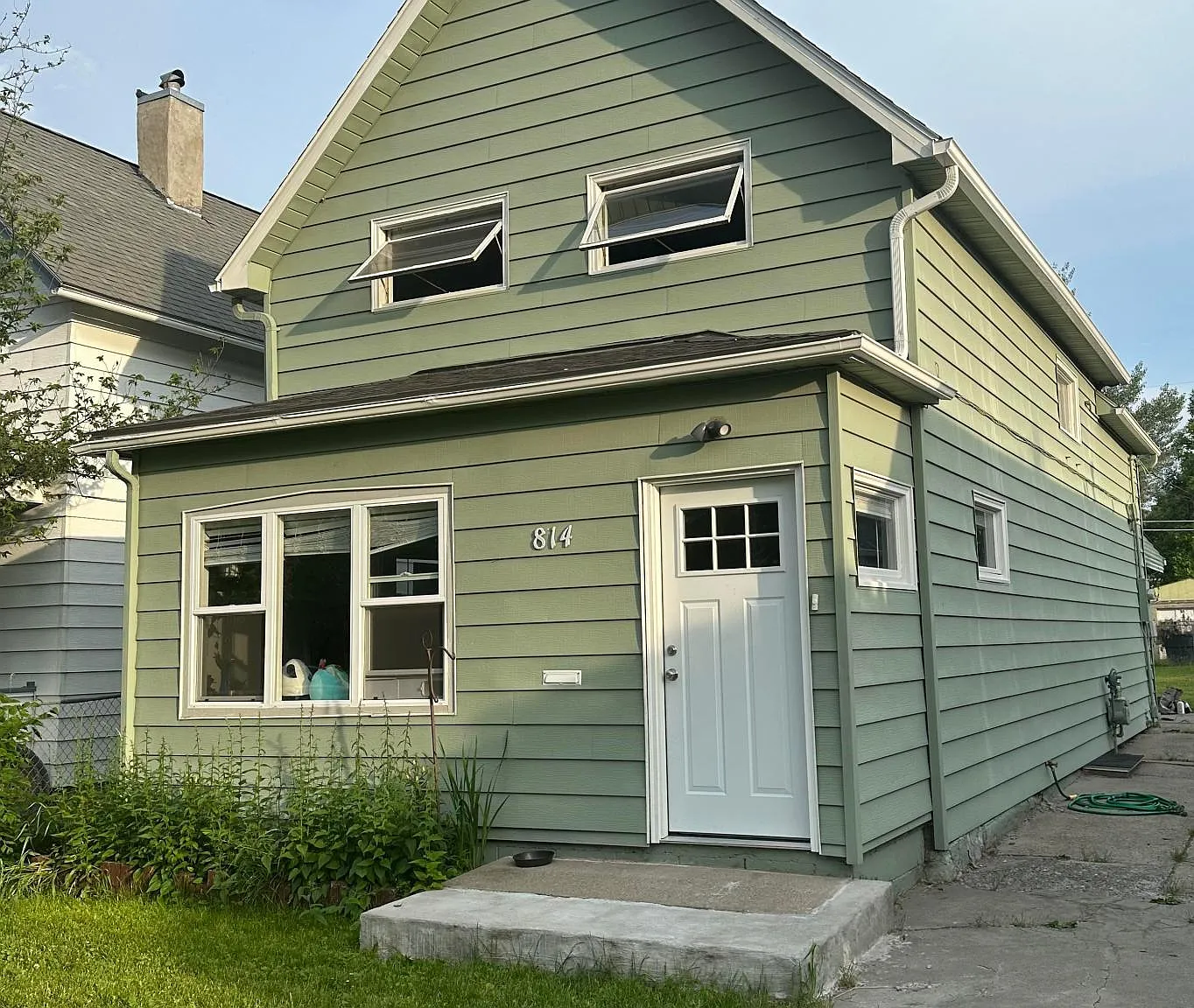 3 bed, 1.5 bath, 1400 sqft, $1,900 — Photo 1
