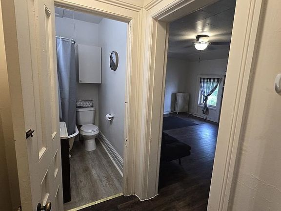 4th image of 701 Center Ave APT 11
