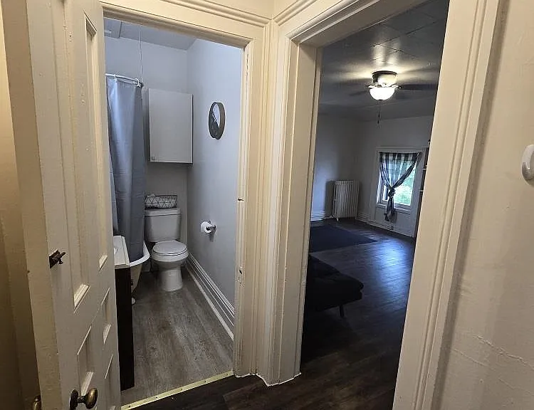 701 Center Ave #11 — Photo 4