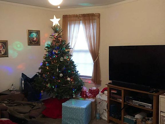 3rd image of 110 Egbert Ave