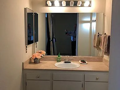 2609 Silvercrest St — Photo 5