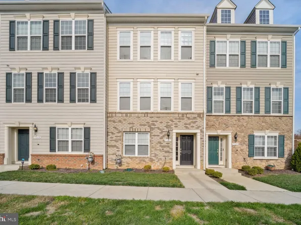 7321 Wood Trail Dr, Lanham, MD 20706