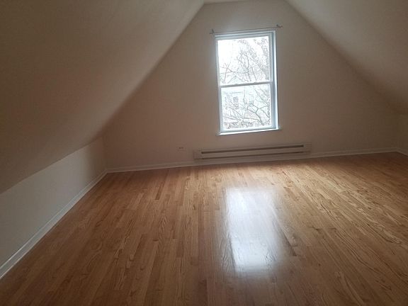 2nd image of 3856 N Sacramento Ave #3