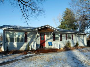 1106 S 8th St, Fairfield, IA 52556