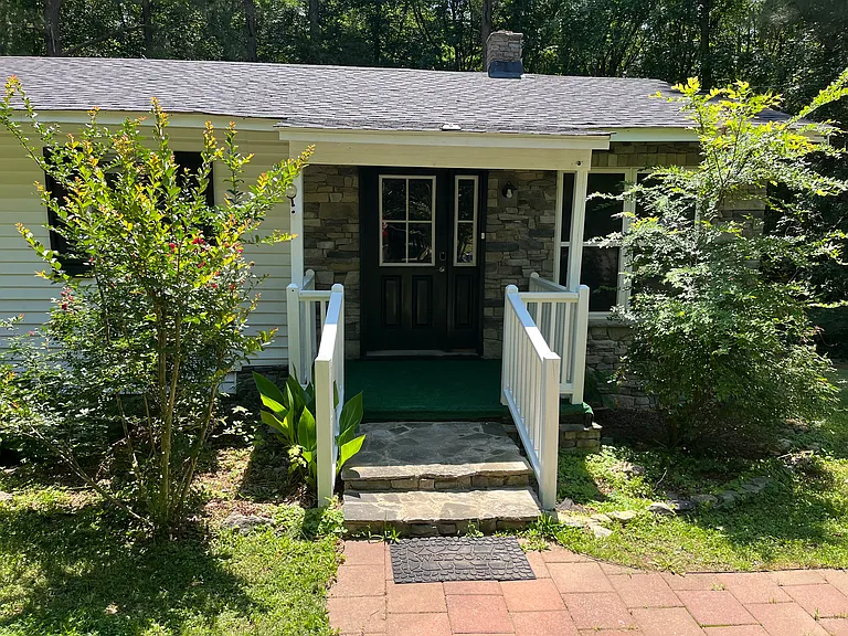 409 Summit Rd — Photo 10