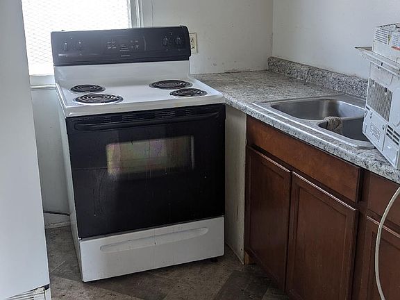 2nd image of 111 E Dubail Ave