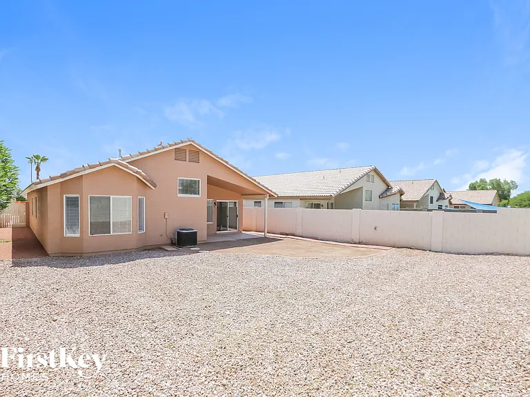 8630 W Shaw Butte Dr — Photo 15