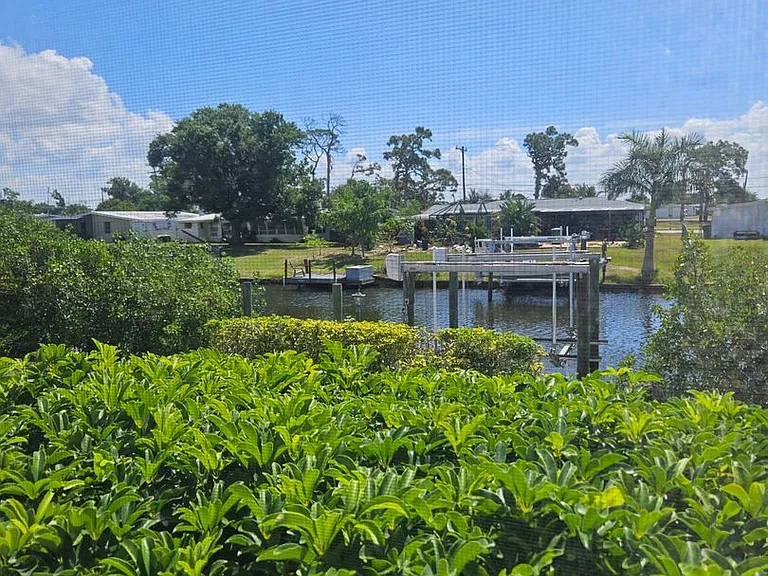 511 Palmetto Dr NE — Photo 34