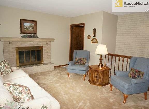 2nd image of 6805 Melrose Ln