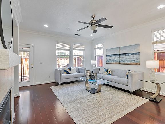 5th image of 8940 Acorn Way