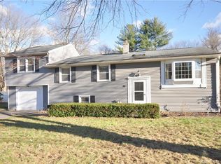 44 Simsbury Manor Dr, Weatogue, CT 06089
