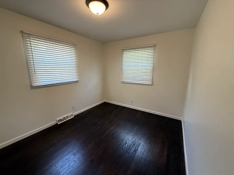 4653 Raymond Ave — Photo 13