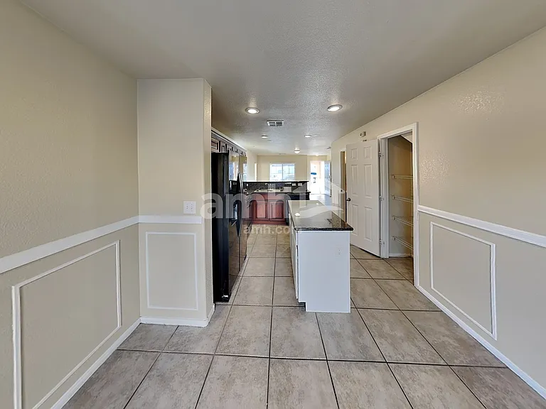 10819 Hawthorne Berry St — Photo 5