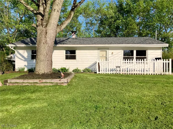 3372 Lynwood Dr NW, Warren, OH 44485