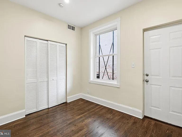 1038 6th St NE #101 — Photo 16