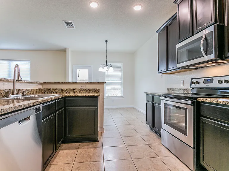 211 Azalea Way — Photo 31