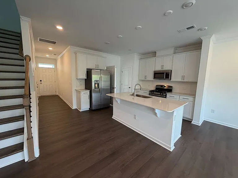 425 Venetian Dr — Photo 18