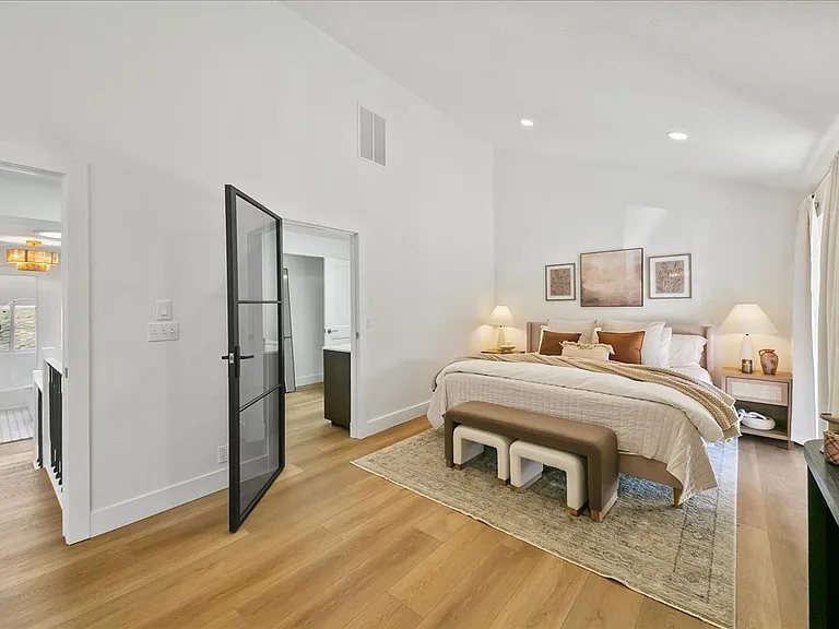 459 S Walnut St — Photo 19