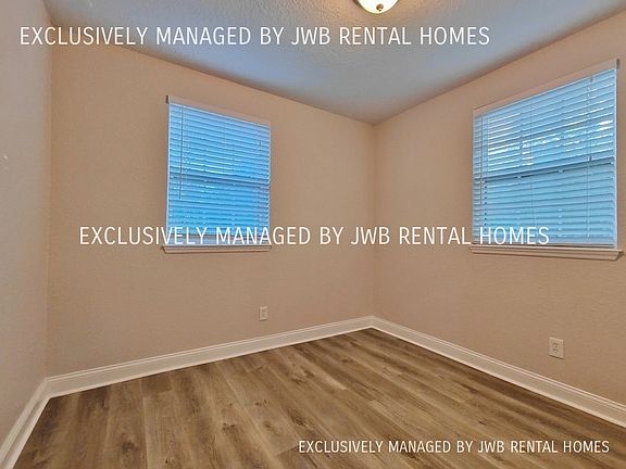 5th image of 1837 Miller St