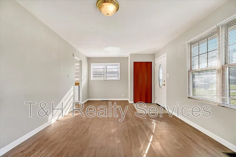 3 bed, 2.0 bath, 1528 sqft, $1,750 — Photo 4
