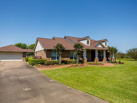 5th image of 9813 Topaz Ln