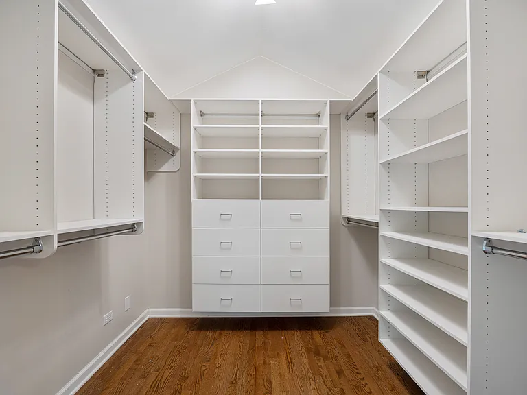 615 Chester Ct E — Photo 21