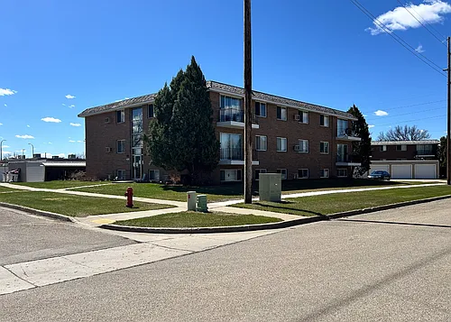 426 Shirley St Photo 1