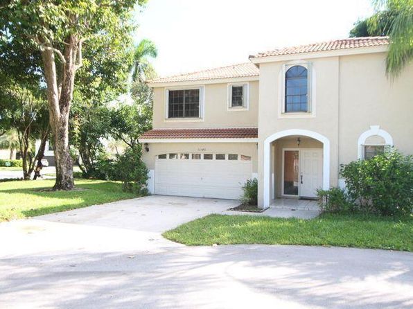 12570 Shoreside Ln