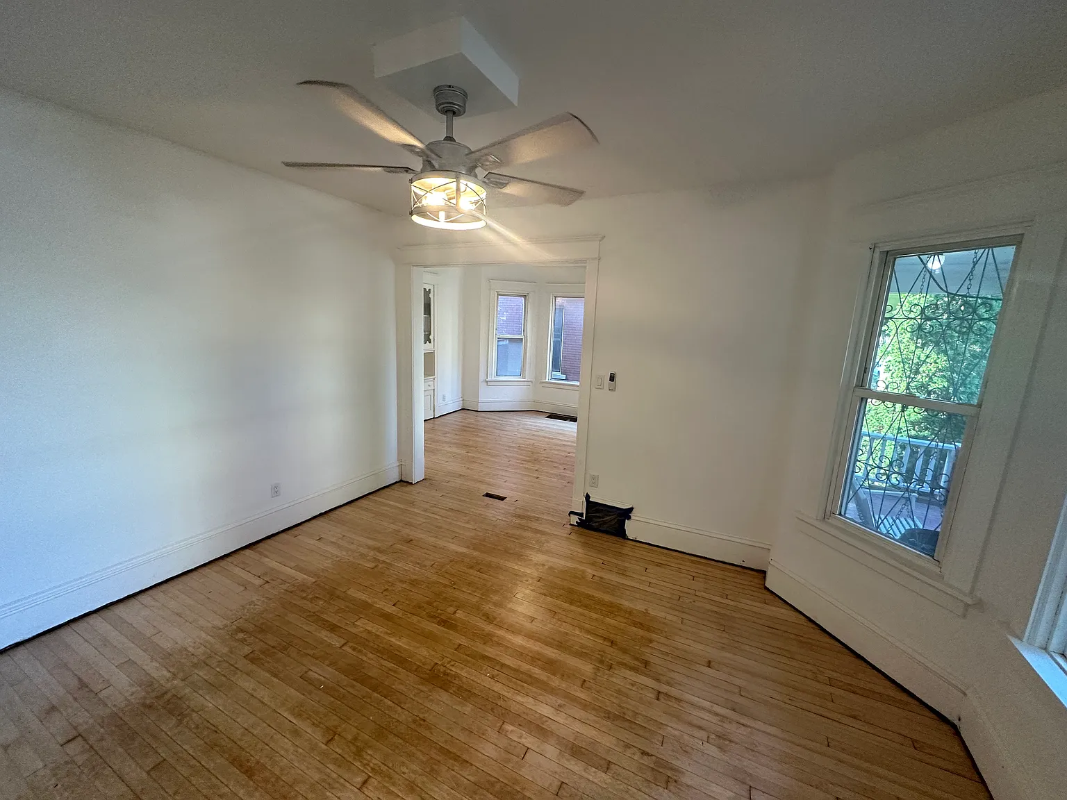 3 bed, 1300 sqft, $1,800 — Photo 3