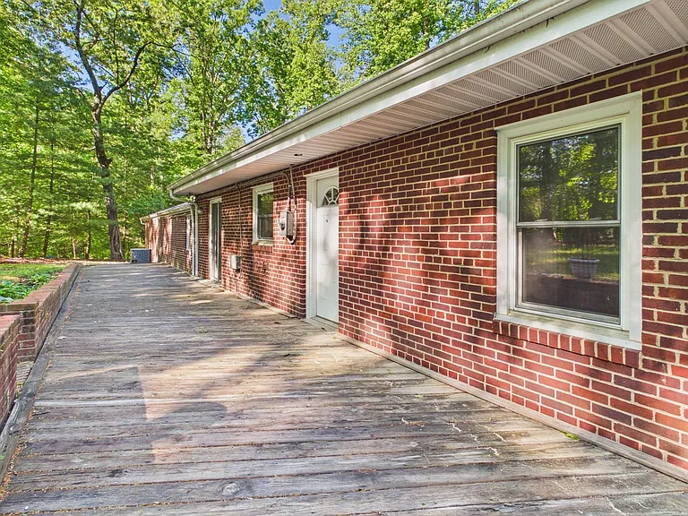 7854 Whitworth Rd — Photo 33