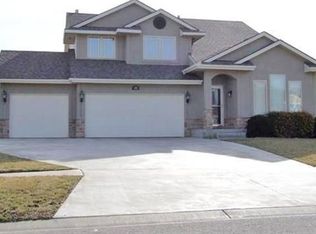 2816 SW Windermere Dr, Topeka, KS 66614