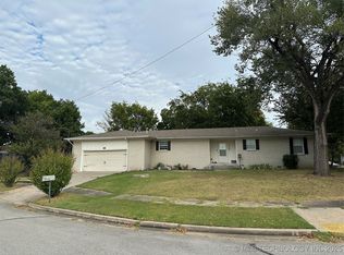 1142 N Hickory Ave, Broken Arrow, OK 74012