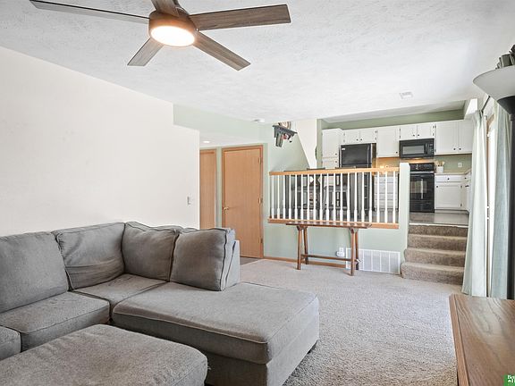 4th image of 3004 N 152nd St