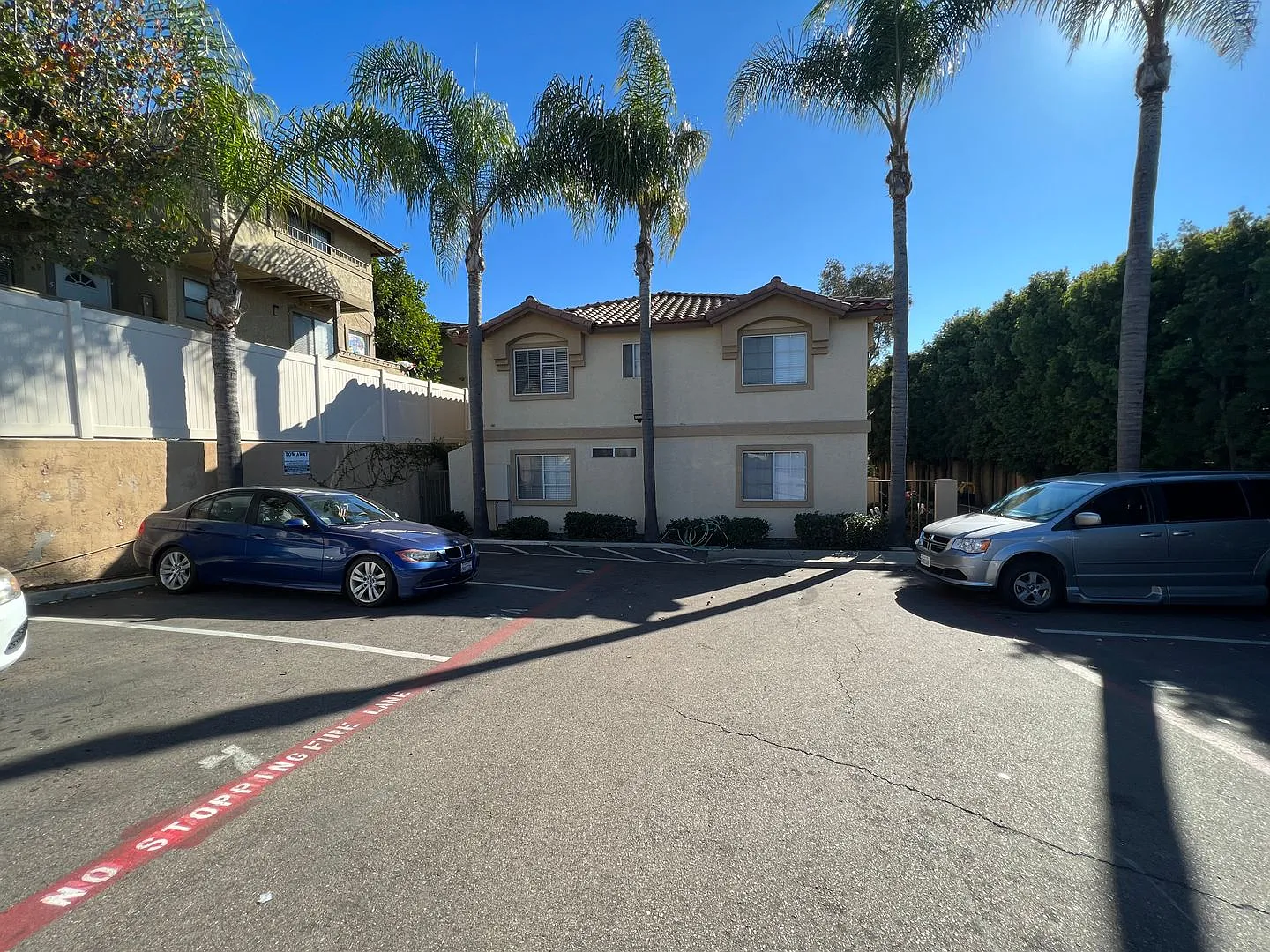588 Arizona — Photo 1