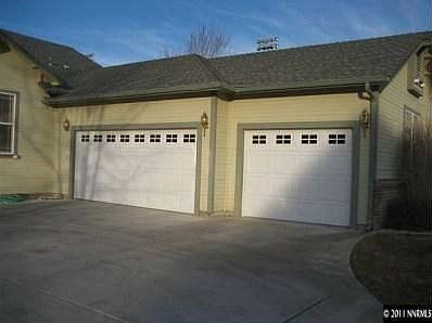 4th image of 890 Mahogany Dr