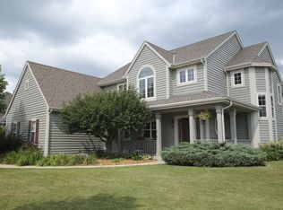 1534 Tallgrass Cir, Waukesha, WI 53188