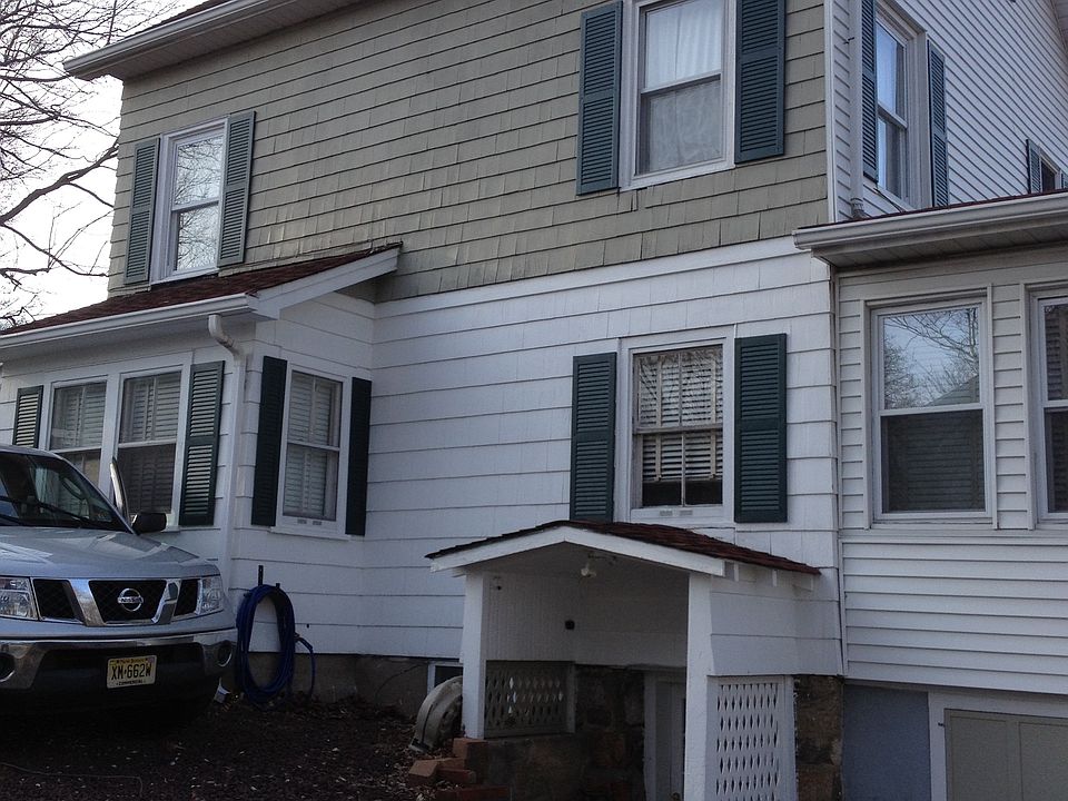 2nd image of 31 W New St