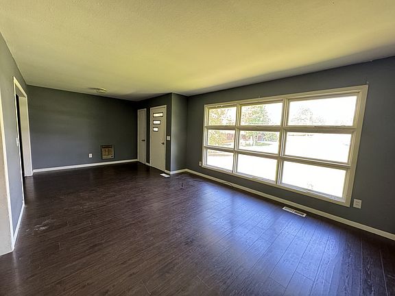 5th image of 266 Glenburg Dr