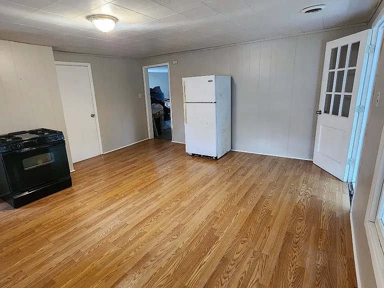 308 1st St #2 — Photo 7